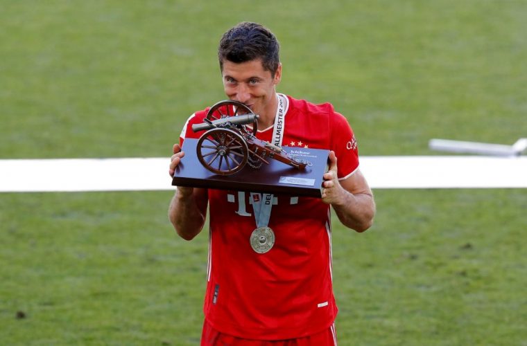 در مثلث دایی – لواندوفسکی – رونالدو (عکس)