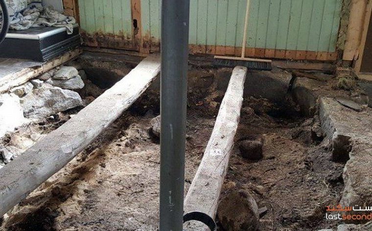 زوجی که در حین تعمیر خانه شان با قبر عجیبی مواجه شدند! +تصاویر زوجی که در حین تعمیر خانه شان با قبر عجیبی مواجه شدند! +تصاویر