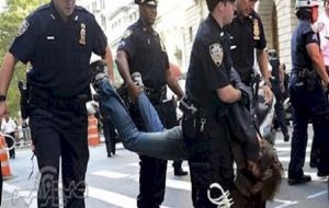 رفتار پلیس آمریکا با معترضان خیابانی فاشیستی است/ضرورت تغییرات ساختاری در آمریکا