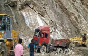 اندرحکایت مشکلات “جاده باباکلان” درگچساران/ مسئولینی که زورشان به نفت نمی رسد!+تصاویر