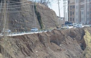 سرعت لاک‌پشتی پیشرفت یک پروژه و ادامه تصادفات+تصاویر