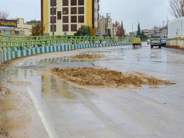 چاله چولههایی که امان شهروندان یاسوجی را بریده است+تصاویر چاله چولههایی که امان شهروندان یاسوجی را بریده است+تصاویر