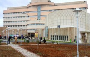 نگاهی به پروژه‌های تبلیغاتی در پایتخت طبیعت ایران/ شانتاژ به سبک مسئولان و عکس یادگاری با یک کلنگ