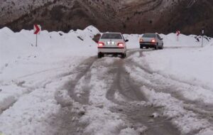 بارش برف زمستانی شهر سی‌سخت را سفیدپوش کرد+تصاویر