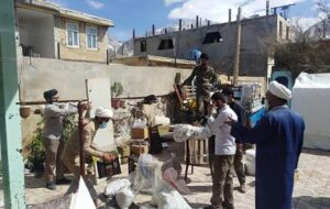 طلاب کهگیلویه و بویراحمد در خط مقدم امدادرسانی به زلزله‌زدگان+فیلم