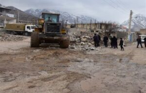 تصاویری از آوار برداری ساختمان های آسیب دیده در سی سخت+تصاویر