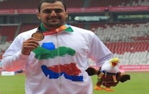 حضور ورزشکاران در عرصه خدمت رسانی به زلزله زدگان قوت قلبی برای حادثه دیدگان است