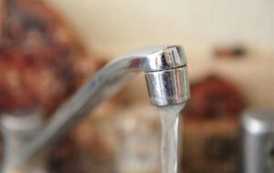 وعده‌های بی‌سرانجام به ۴۲ خانوار روستای بلوط بنگان کهگیلویه برای آب شرب+فیلم