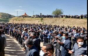 جنجال تشییع چندصدنفره و خوش آمدگویی به کرونا در شهرستان دنا+تصویر جنجال تشییع چندصدنفره و خوش آمدگویی به کرونا در شهرستان دنا+تصویر