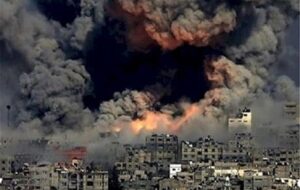 برخی‌ها امروز خودشان را گم کرده‌اند و نمی‌دانند این عزت، افتخار و این منصب‌هایی که دارند به واسطه خون شهدا است/اگر بخواهید امروز کلمه شهید را حذف کنید خون شهدا در رگ رگ جوانان انقلاب اسلامی به جوش خواهد آمد و این نقشه شیطانی شما را نقش برآب خواهد کرد.