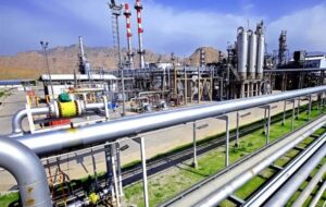 صنعت نفت گچساران؛ ۴۲ سال مقاومت و پایداری/ تأسیساتی نفتی که ۵۶ بار بمباران شد+تصاویر