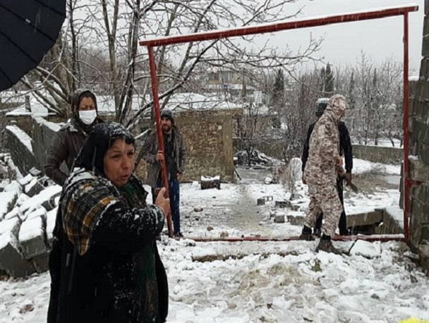 سپاه و بسیج خادم مردم در زلزله سی سخت/از دستور ویژه رهبری تا ساخت خانه های زلزله زدگان+تصاویر