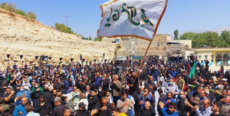 برگزاری مراسم جاماندگان اربعین در یاسوج/ فریاد لبیک یا حسین(ع) مردم در جوار حرم امامزاده مختار