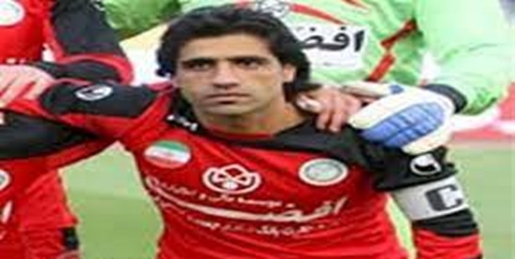 صمد اکبری: هرگز تفنگدار اجنبی نمیشوم/از شهدا خجالت بکشید صمد اکبری: هرگز تفنگدار اجنبی نمیشوم/از شهدا خجالت بکشید