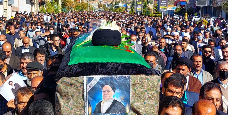 قدردانی نماینده ولیفقیه از حضور باشکوه مردم در مراسم تشییع امام جمعه سابق یاسوج قدردانی نماینده ولیفقیه از حضور باشکوه مردم در مراسم تشییع امام جمعه سابق یاسوج