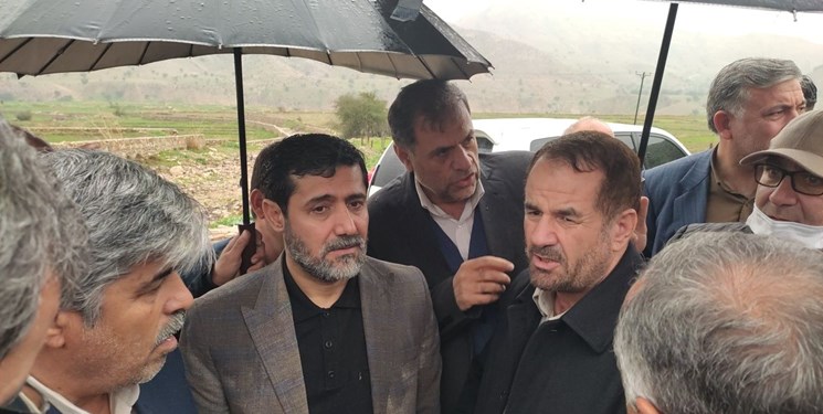 استاندار پای درد دل اهالی روستاهای بویراحمد گرمسیر نشست استاندار پای درد دل اهالی روستاهای بویراحمد گرمسیر نشست