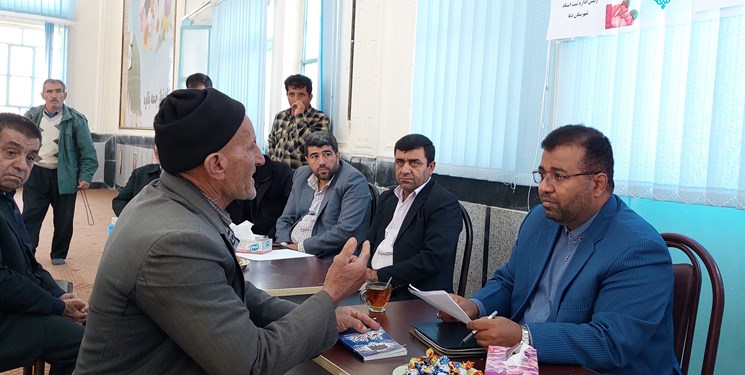 میز خدمت دادگستری دنا در پاتاوه/از اختلافات ملکی تا خودروهای شوتی؛ مسئولان قضایی مشکلات مردم را شنیدند+تصویر و فیلم میز خدمت دادگستری دنا در پاتاوه/از اختلافات ملکی تا خودروهای شوتی؛ مسئولان قضایی مشکلات مردم را شنیدند+تصویر و فیلم