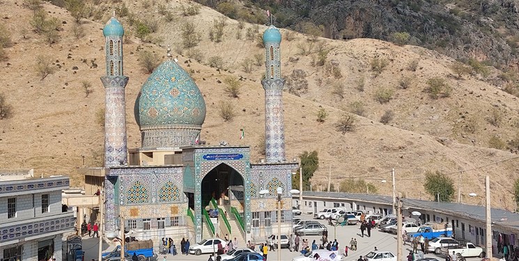 امامزاده «سید محمید» میزبان خیل عظیم گردشگر از نقاط مختلف کشور