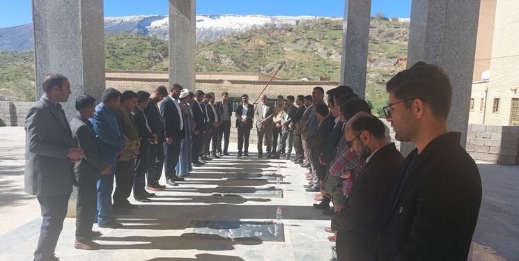 گلزار شهدا شهر قلعه رئیسی نیازمند ساماندهی مجدد است/اولین توصیه امام جمعه جدید در آخرین روزهای سال گلزار شهدا شهر قلعه رئیسی نیازمند ساماندهی مجدد است/اولین توصیه امام جمعه جدید در آخرین روزهای سال