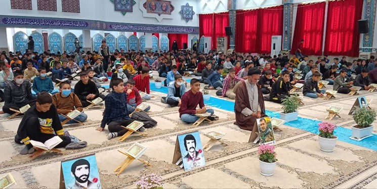 برگزاری محفل انس با قرآن با حضور پورشور دانش آموزان روزه دار دریاسوج+ تصاویر