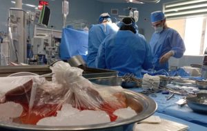 بازدید دانش‌آموزان نخبه عشایر از بیمارستان پیوند شیراز/ پدر پیوند کبد: فقط به هوش اکتفا نکنید