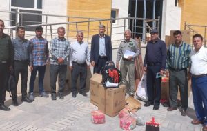 توزیع ادوات مهار آتش سوزی بین دهیاری ۸ روستای گچساران