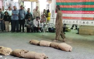 نخستین جشنواره تئاتر خیابانی معبر در گچساران آغاز شد نخستین جشنواره تئاتر خیابانی معبر در گچساران آغاز شد