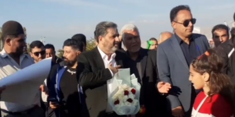 دلاویز در جمع طایفه برآفتابی ها:اگر میخواست اتفاقی بیفتد زمانی که با دولت همسو بودند باید اتفاق های بهتری در منطقه رخ میدداد/این فضایی نیست که برای رفتن به مجلس خیز برداشتید / از مردم‌حلالیت بطلبید