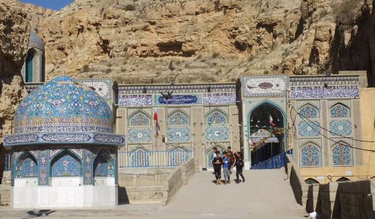 حال و هوای حرم «بی‌بی حکیمه» در آخرین روزهای زمستان