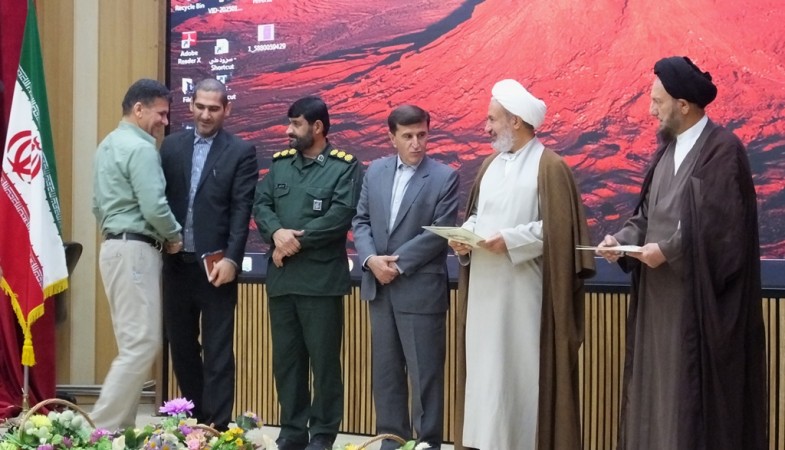 تجلیل از «هادیان سیاسی» در گچساران+ تصاویر تجلیل از «هادیان سیاسی» در گچساران+ تصاویر