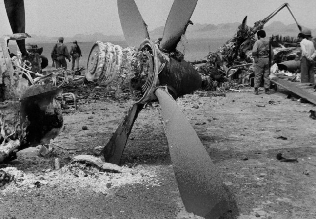 رازهای شکست عملیات «پنجه عقاب» در طبس+ تصاویر رازهای شکست عملیات «پنجه عقاب» در طبس+ تصاویر