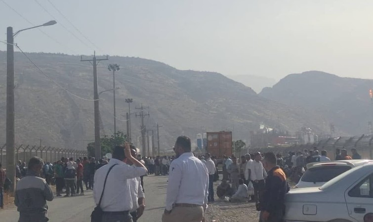 مطالبه‌گری جوانان روستای چهاربیشه مقابل پلیمر گچساران