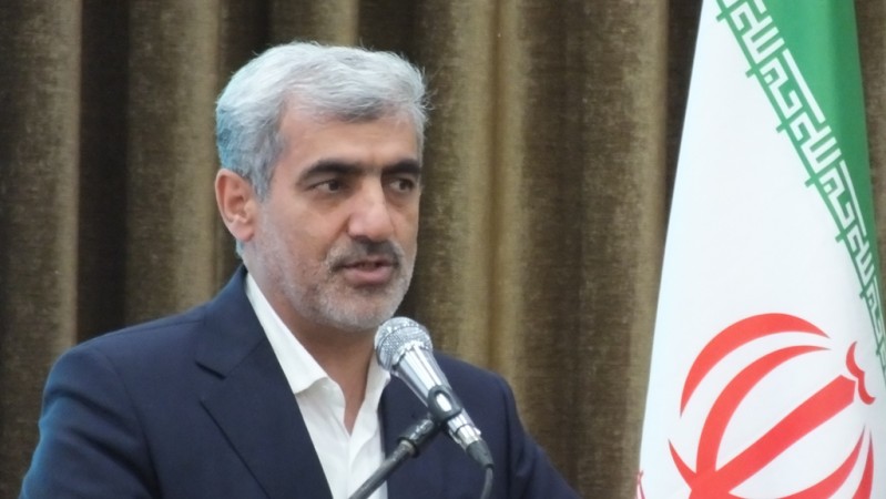 معلم، سرمایه‌ساز و تاریخ‌ساز جامعه است