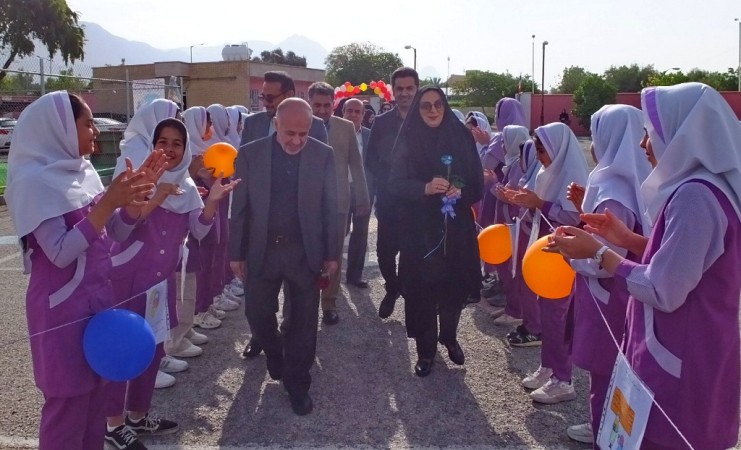 هنرنمایی دانش‌آموزان گچسارانی در بزرگداشت معلم+ تصاویر