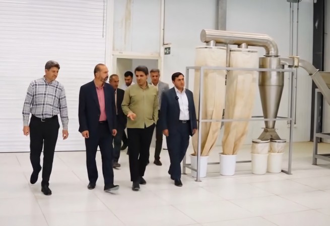 پای فرماندار گچساران به کارخانه گیاهان دارویی باز شد