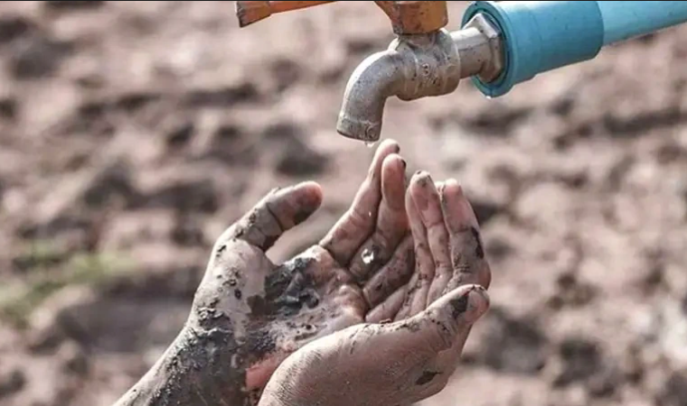 اسلام‌آباد گچساران در تب بی‌آبی می‌سوزد+ فیلم