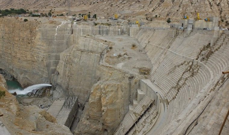 اتصال نیروگاه «چم‌شیر» گچساران به شبکه برق سراسری + فیلم