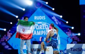 پرچم‌داران غرور ملی