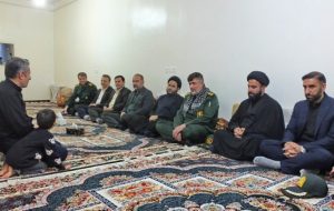 تقویت روحیه خدمتگزاری مسئولان در دیدار با خانواده شهدا+ تصاویر