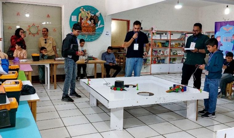 درخشش دانش‌آموزان گچسارانی در مسابقات رباتیک و هوش مصنوعی+ تصاویر