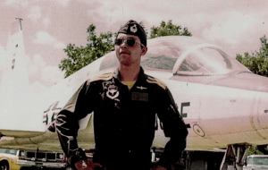 روایتی غرورآفرین از عقاب تیزپرواز گچساران / از شاگرداولی در آمریکا تا هنرنمایی در خلیج‌فارس+ تصاویر