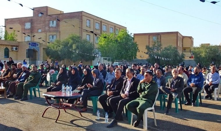 یادواره «لالههای روشن» در دبستان آزادی+ تصاویر یادواره «لالههای روشن» در دبستان آزادی+ تصاویر