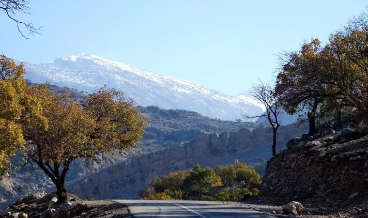 چشمانداز زیبای برفی در «کوه خامی» چشمانداز زیبای برفی در «کوه خامی»
