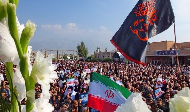 تصاویری متفاوت از تشییع «شهدای امنیت» در گچساران