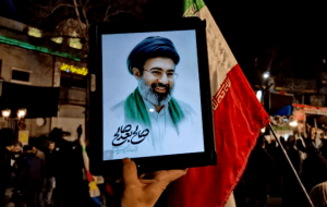 بیعت خونی گچسارانی‌ها با سومین رهبر انقلاب+ فیلم
