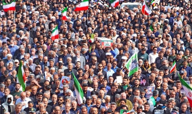 تشییع پیکر شهید «جنگ رمضان» در گچساران+ تصاویر تشییع پیکر شهید «جنگ رمضان» در گچساران+ تصاویر