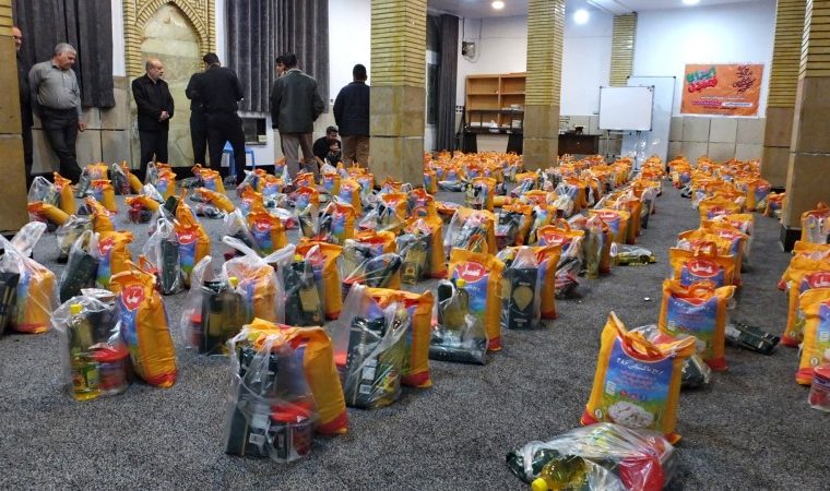 توزیع ۳۱۳ بسته معیشتی میان نیازمندان گچساران / موکب «طریقالکربلا» همچنان پای کار مردم+ تصاویر توزیع ۳۱۳ بسته معیشتی میان نیازمندان گچساران / موکب «طریقالکربلا» همچنان پای کار مردم+ تصاویر