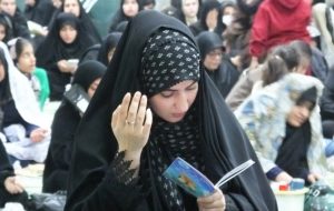 شب ۱۹ رمضان در مصلای گچساران+ تصاویر