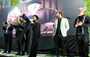 لحظه تاریخی اعلام سومین رهبر انقلاب در شب قدر گچساران+ فیلم