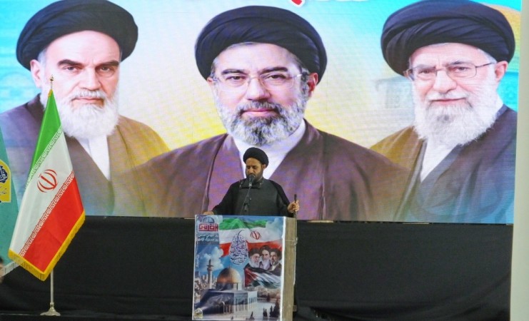 ملت بزرگ ایران هرگز در برابر ظلم کوتاه نخواهد آمد ملت بزرگ ایران هرگز در برابر ظلم کوتاه نخواهد آمد